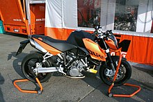 une KTM 990 Super Duke