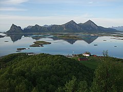 Engeløya in background
