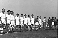 הנבחרת לפני משחקה מול נבחרת ברית המועצות באצטדיון רמת גן, 1956