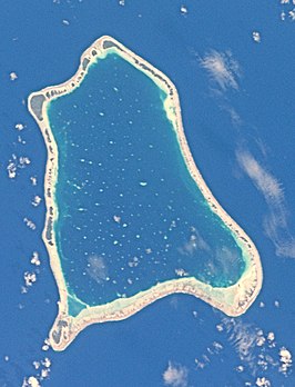 Het atol Nihiru vanuit de ruimte