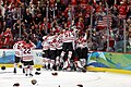 Kanadan miesten jääkiekkomaajoukkue juhlii juuri voittamaansa kultamitalia