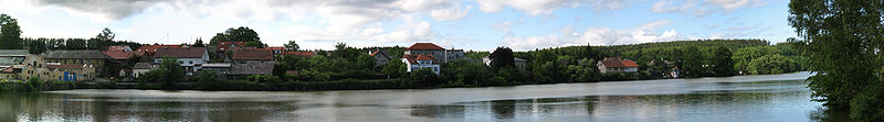 Panorama Holoubkovského rybníka