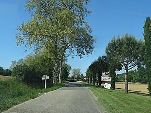 Entrée sud-ouest de Castéra-Verduzan.