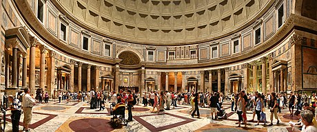 photo d'intérieur, touristes dans l'immensité de la rotonde