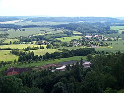 Pohled na obec z Trosek