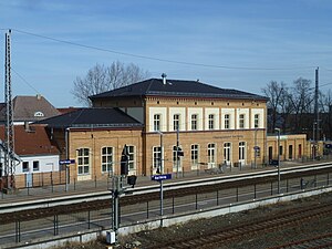 Empfangsgebäude, Bahnsteigseite