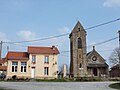 Die Mairie und die Kirche Saint-Nicolas