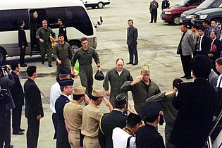 Echipajul aeronavei americane se întoarce în siguranță în Guam, din China