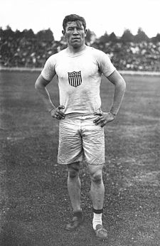Jim Thorpe en os Chuegos Olimpicos de 1912.