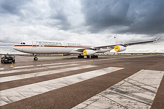 Airbus A340-400