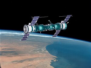 Sojuz-4 un Sojuz-5 mākslinieka attēlā