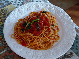 Spaghetti pomodoro & basilico (sốt cà chua và húng quế)