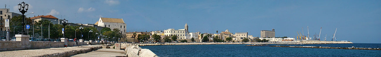 Bari egy tengerparti képe