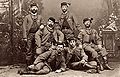 Uniforme dos sokol arredor de 1880, inspirado no seu eslavismo o grupo adoptou un uniforme con pantalóns rusos castaños, unha caqueta polaca e puchas montenegrinas coa influencia revolucionaria das camisas vermellas de Garibaldi