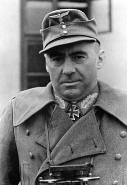 Fritz Bayerlein en una imachen de 1944