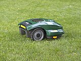 מכסחות דשא רובוטיות צברו פופולריות רבה ברחבי העולם במהלך העשור