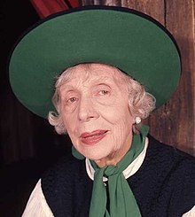 Edith Evans vuonna 1973