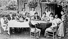 Família de imigrantes japoneses em Bastos, São Paulo, 1930