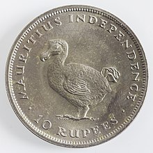 Zleva vyobrazený dodo na rubu mince, okolo je nápis „Mauritius independence; 10 rupees“