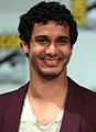 Elyes Gabel spielt Walter O’Brien