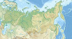 Mapa konturowa Rosji, na dole znajduje się punkt z opisem „źródło”, natomiast blisko centrum na dole znajduje się punkt z opisem „ujście”