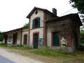 L'ancienne gare de Berrien-Scrignac un temps reconvertie en musée de la chasse et de la faune sauvage.