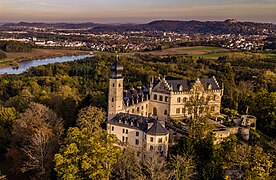 Schloss Callenberg (1827-1842), reconstruido para ser residencia de verano de Ernesto II