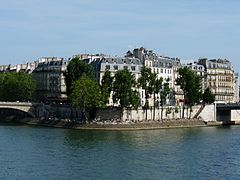 Le quai de Bourbon vu de l'ouest.