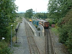 The train to Ballina is already waiting, doors open, for the Dublin Westport train to arrive. 6th Sept 2006