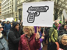 Una protesta contro la mascolinità e la conseguente violenza armata durante la March for Our Lives, Oregon