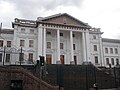 Instituto Nacional Mejía, obra do Guilhermo Sphar.