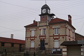 The town hall in Courdemanges