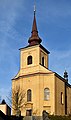 Věž kostela Narození Panny Marie se zvonem o hmotnosti 1315 kg, ulitý roku 1520 mistrem Danielem z Kutné Hory, hlavní vstup do kostela z ulice Faráře Toufara