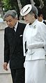 2005年（平成17年）6月28日、米国自治領・サイパン島訪問時、皇后美智子と共に。