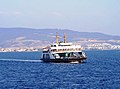 A ferry goin frae the toun o Çanakkale tae Gallipoli peninsulae