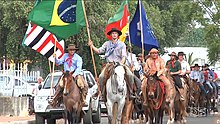 Una parata della Semana Farroupilha, un evento festivo della cultura Gaucho, che si celebra dal 13 al 20 settembre.