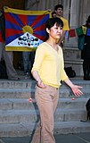 Duke University student Grace Wang Qianyuan [fr] during her speech on Free Tibet in 2008.