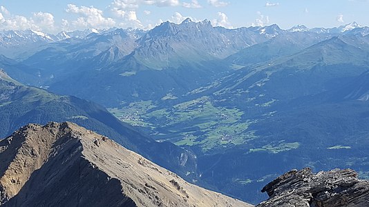 Aussicht vom Lenzer Horn ins Oberhalbstein.