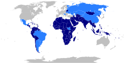 Negara-negara anggota Gerakan Non-Blok (2005). Warna biru muda merupakan negara peninjau.