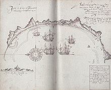Stará černobílá mapa zálivu na Mauriciu, kde uprostřed jsou lodě a nad nimi oblouk pobřeží zálivu s vyobrazenými horami; dronte byl pozorován podle mapy na pravé straně zálivu