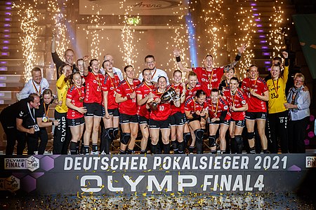 2021-05-16 Handball Frauen, OLYMP Final4 2021, HL Buchholz 08-Rosengarten vs. SG BBM Bietigheim 1DX 3932 by Stepro