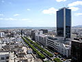 L'hôtel Africa dominant l'avenue Habib-Bourguiba à Tunis.