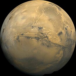 マリネリス峡谷を表面に向けた火星の全球
