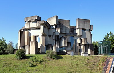 Fritz Wotruba: Wotrubakirche i Wien, romersk-katolsk kirke oppført av betongblokker 1974