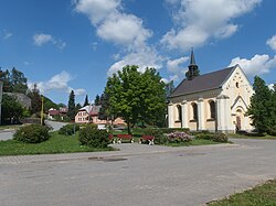 Náves s kostelem sv. Prokopa