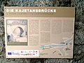 Informationstafel im westlichen Uferbogen der Kajetansbrücke