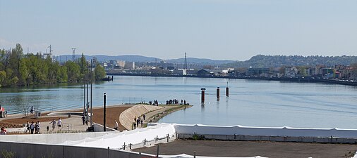 Confluent Rhône (à gauche) et Saône (à droite) à Lyon.