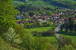 Pohled na městys od severu