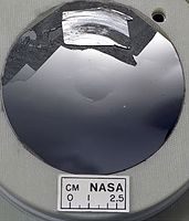 எதிரொளிப்பு தெரியும் சிலிக்கான் சில்லு (NASA)