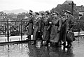 Adolf Hitler et Martin Bormann visitant Maribor occupée en avril 1941, lançant officiellement les politiques anti-slovènes nazies. Entre 20 et 25 000 civils slovènes furent massacrés par les nazis et leurs alliés fascistes et de nombreux autres furent déportés.